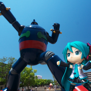 Tetsujin 28-go and Miku