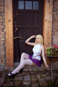 Aiz Ais Wallenstein (Danmachi) Cosplay by Calssara