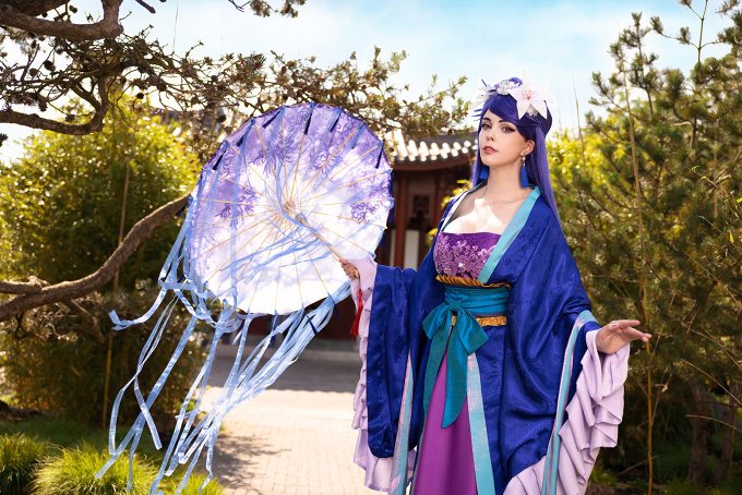Lihua (Apothecary Diaries) Cosplay by Calssara