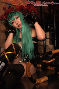 Queen's Gate - Alice