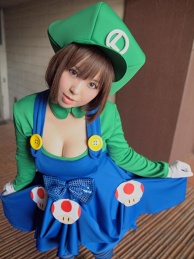 Luigi cosplay