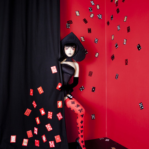 Alice's Adventures in Wonderland / Card Soldiers