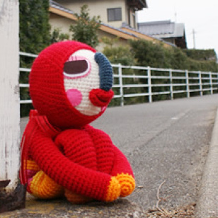 Deka Tights-sama Waiting for the Bus