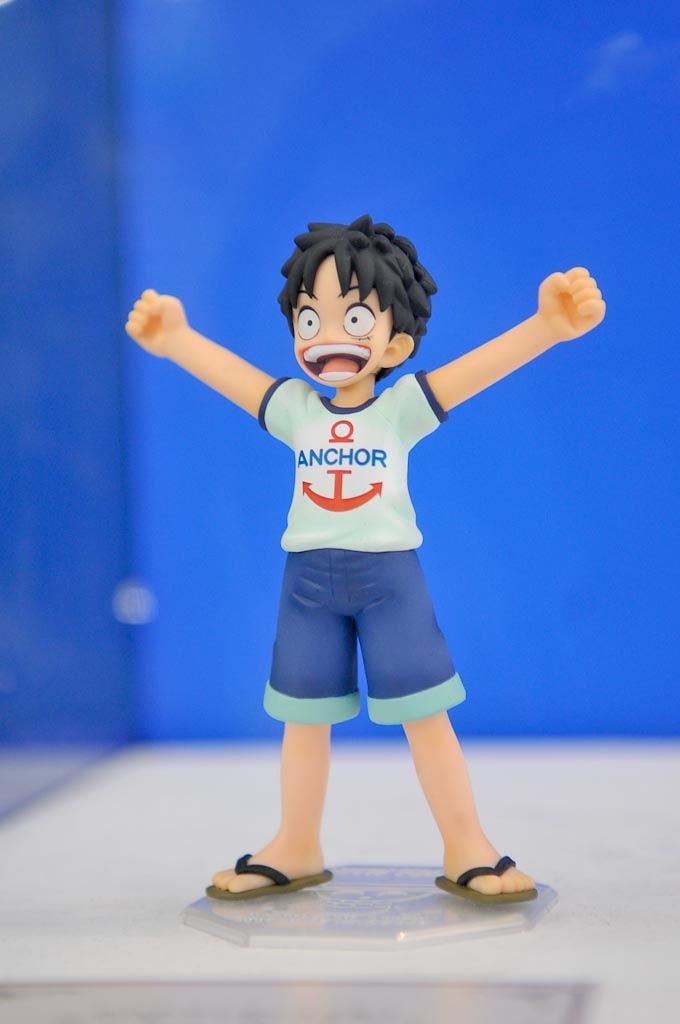 "Figure of One Piece in childhood"  (1/8)