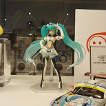 The Akihabara Good Smile & Karaoke no Tetsujin Café (5/29)