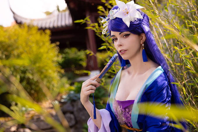 Lihua (Apothecary Diaries) Cosplay by Calssara