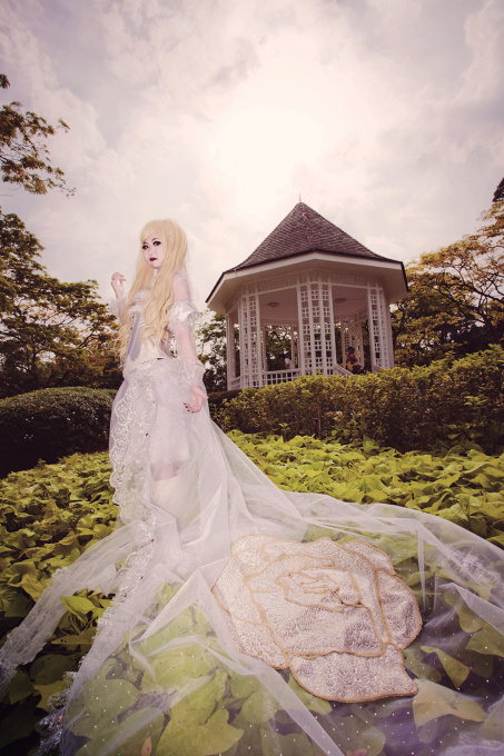 AIW : Queen of White 02