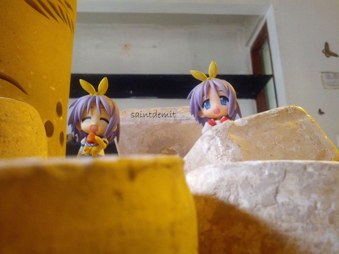 Twin Tsukasa playing on stone-clay