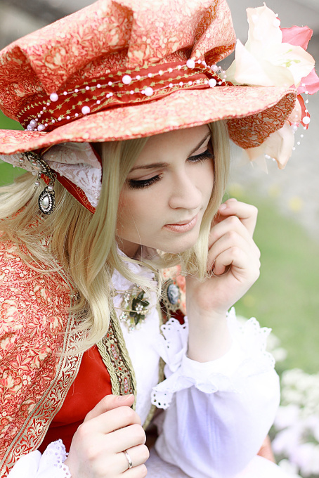 France: Poupee Porcelaine