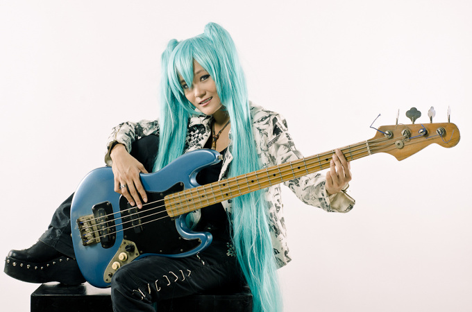 Miku on Bass