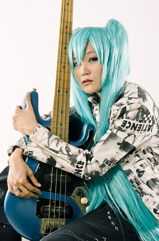 Miku on Bass