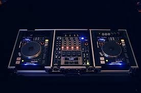 thomas.binche.54@facebook.com