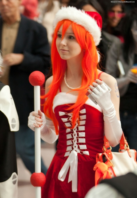 Comic Con - Red Head Cosplayer