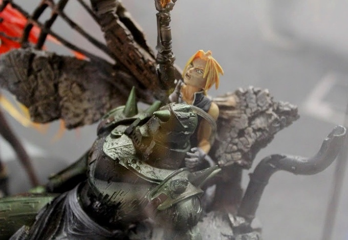 Figurines: Edward and Alphonse Elric 