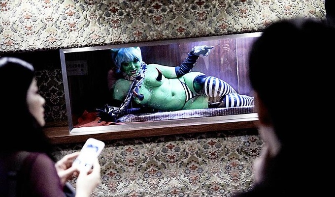 水槽ガール／宇宙ゾンビ