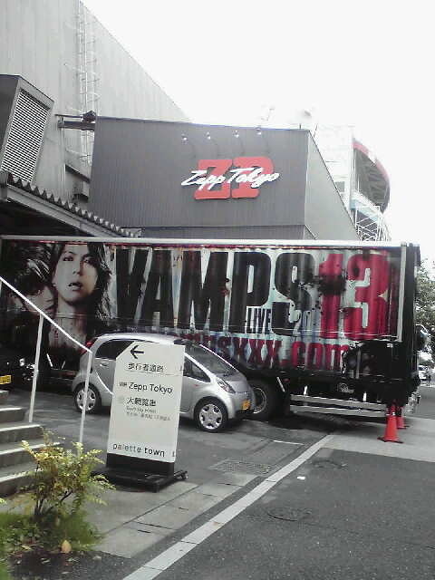 VAMPS  in TOKYO TSUATORA