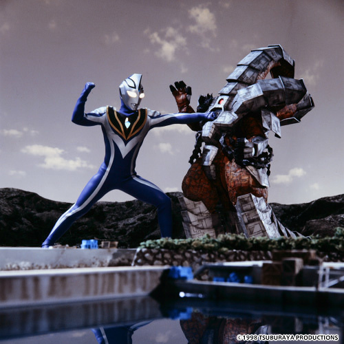 AGUL bertarung dengan Σ-Zuiguru