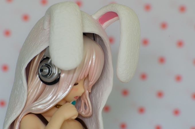 Super Sonico teeth brushing
