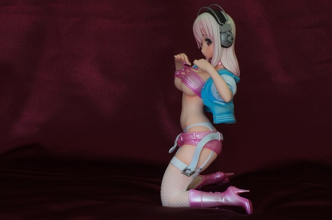Super Sonico bondage