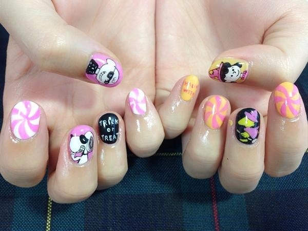 Snoopy Nails