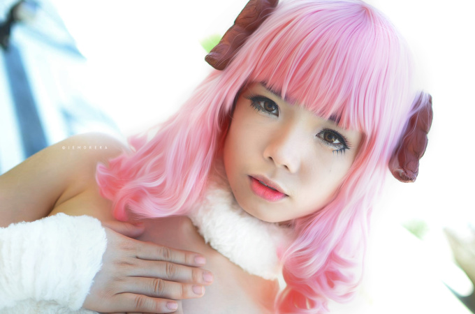 Akire Violan cosplaying Aries of Fairytale