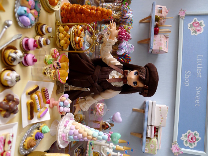 Naru welcomes  you to Littlest Pâtisserie 